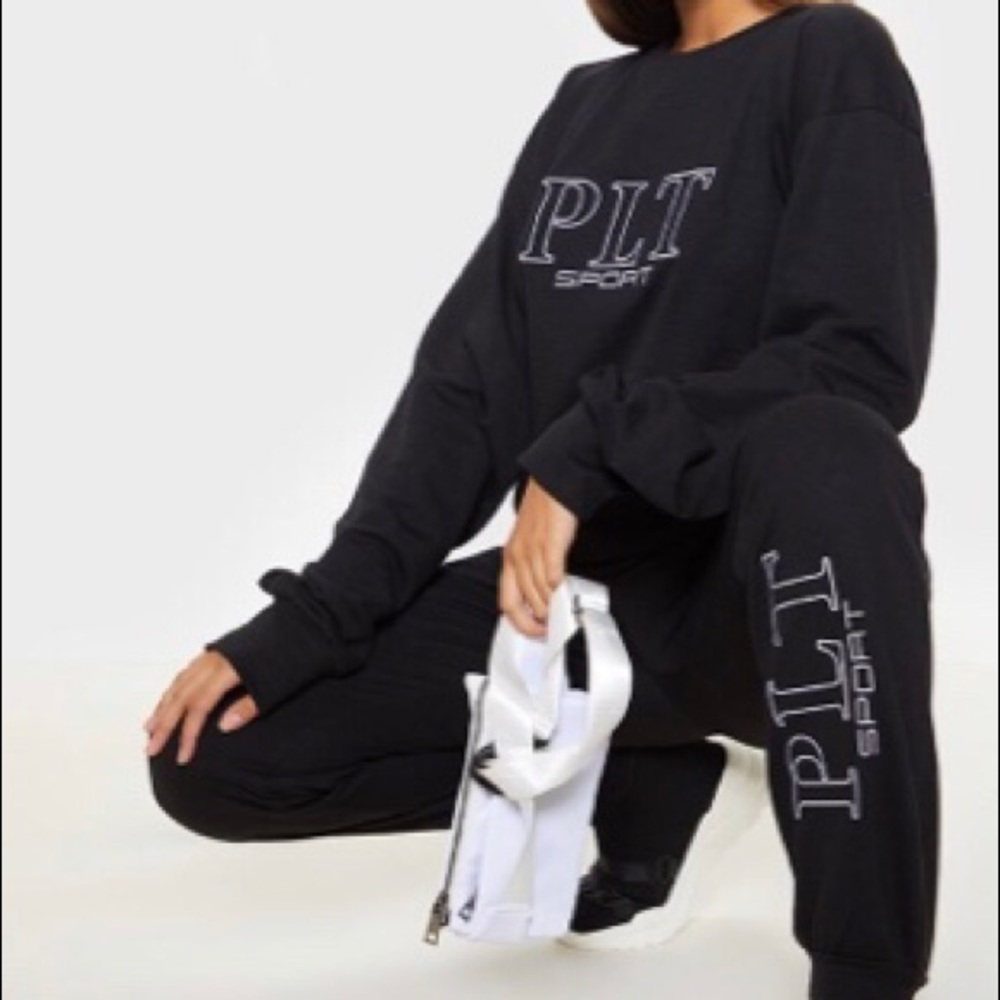 PRETTY LITTLE THING JOGGERS/SWEATS